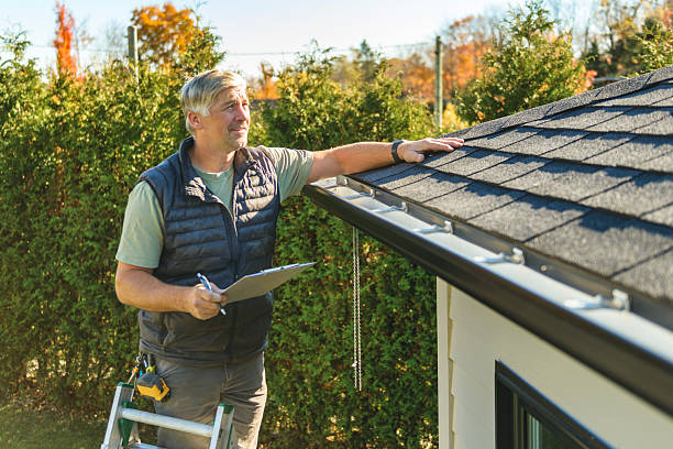 Professional Emergency Roof Repair technician working in Florahome, FL